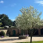 Courtyard House- Luxury House With Floodlit Tennis Court