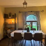 度假居 Courtyard House- Luxury House With Floodlit Tennis Court *
