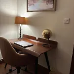 Courtyard House- Luxury House With Floodlit Tennis Court