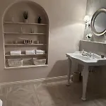 Courtyard House- Luxury House With Floodlit Tennis Court * 诺斯阿勒顿