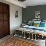 Courtyard House- Luxury House With Floodlit Tennis Court *