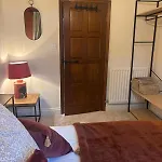Courtyard House- Luxury House With Floodlit Tennis Court *