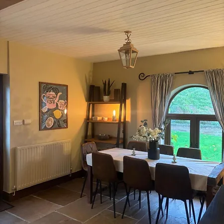 Courtyard House- Luxury House With Floodlit Tennis Court *