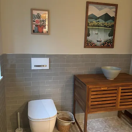 Courtyard House- Luxury House With Floodlit Tennis Court * 노샐러톤