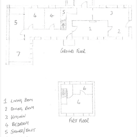 Courtyard House- Luxury House With Floodlit Tennis Court נורת'אלרטון